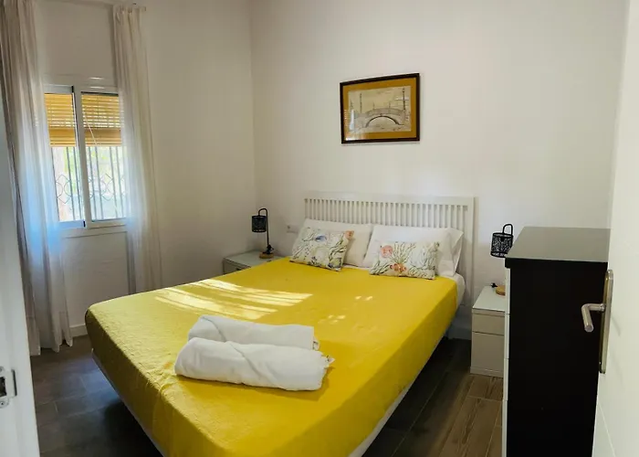 Chalet Con Piscina En Carmona